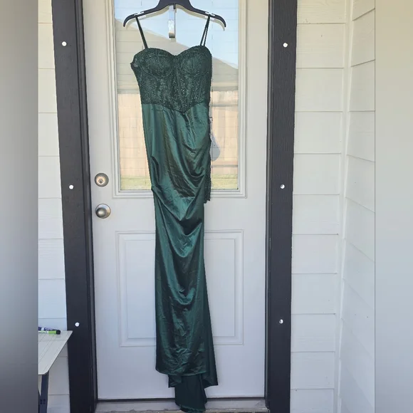 B Darlin Juniors' Corset Formal Lace Satin Gown Sz 13/14 (Women Sz 10) Green - Picture 3 of 15